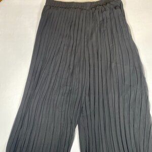 NWT Fashion Classic Wide Leg Sheer Pull On Capri with Built In Shorts Pants Wome